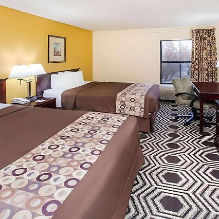 Halsted Inn And Suites Harvey - Chicago Southland Екстериор снимка